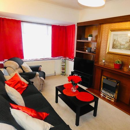 South Norwood Spacious 3 Bed House With Parking & Good Transport מראה חיצוני תמונה