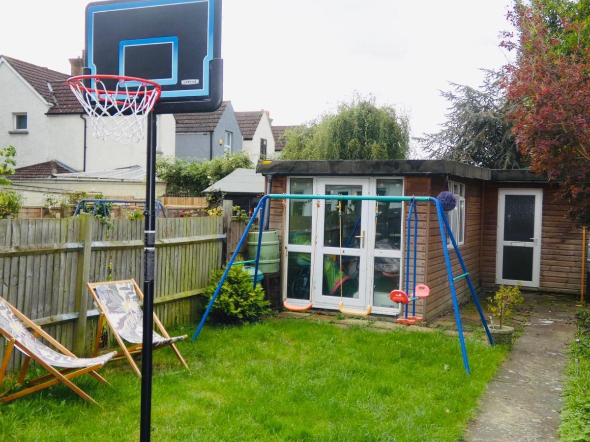 South Norwood Spacious 3 Bed House With Parking & Good Transport מראה חיצוני תמונה