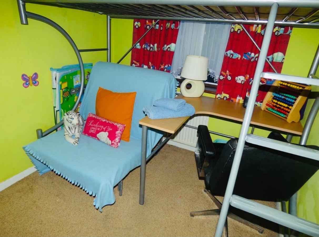 South Norwood Spacious 3 Bed House With Parking & Good Transport מראה חיצוני תמונה