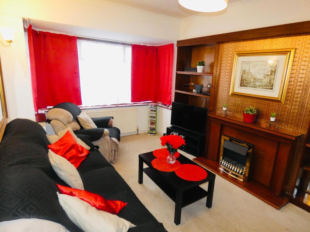 South Norwood Spacious 3 Bed House With Parking & Good Transport מראה חיצוני תמונה