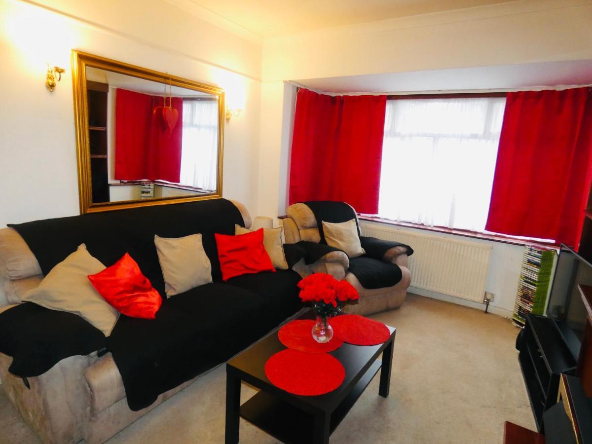 South Norwood Spacious 3 Bed House With Parking & Good Transport מראה חיצוני תמונה